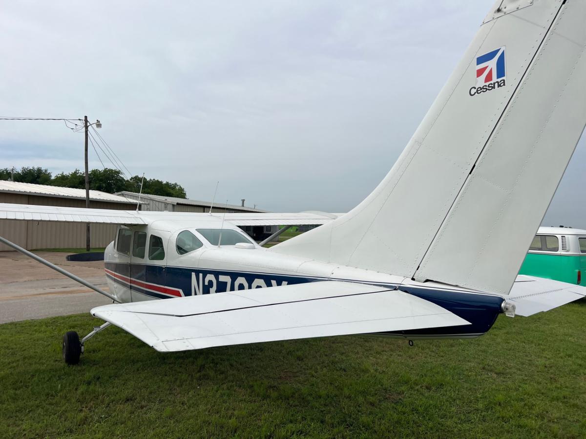 1963 Cessna 210C Photo 4