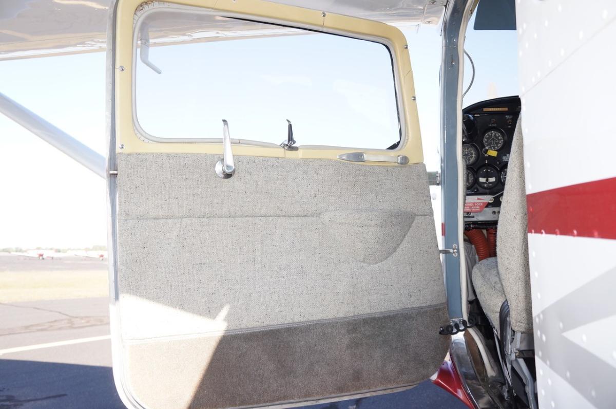 1966 Cessna Turbo 210F Photo 5