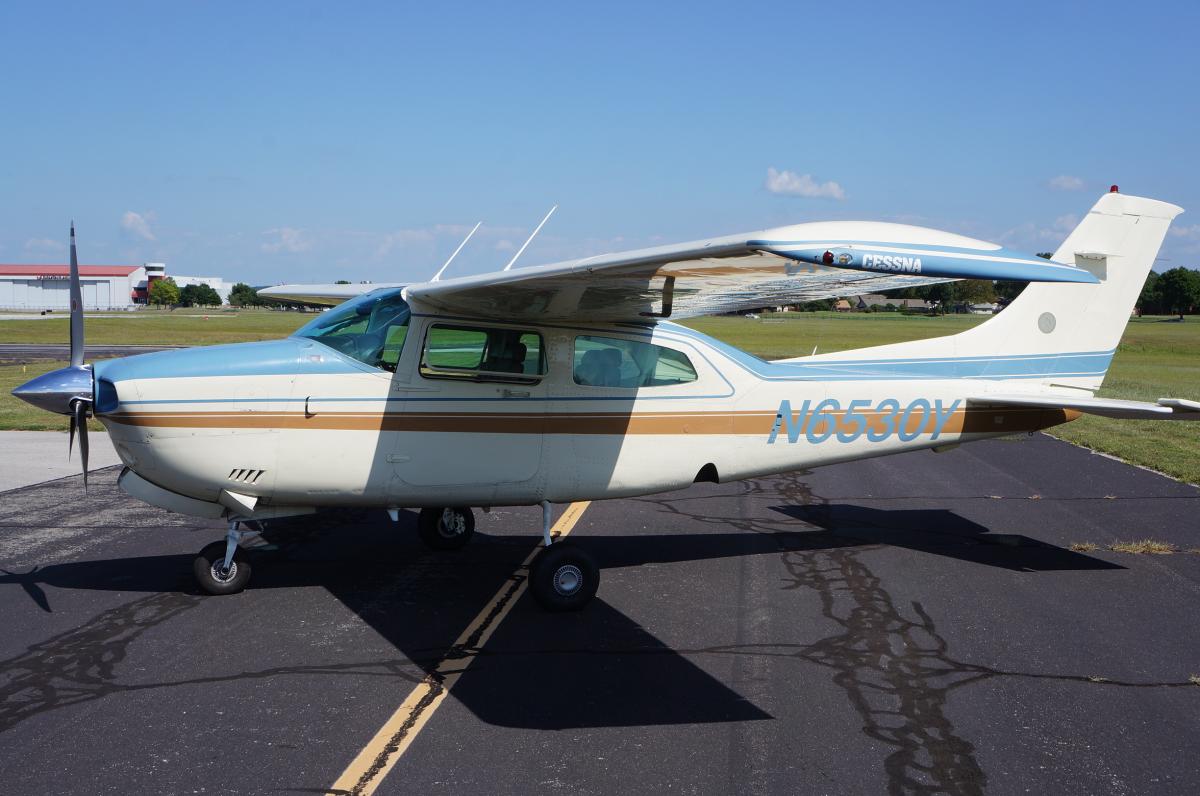 1981 Cessna T210N Photo 2