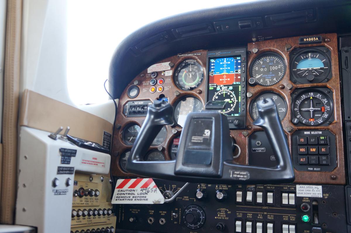 1983 Cessna P210N Photo 4