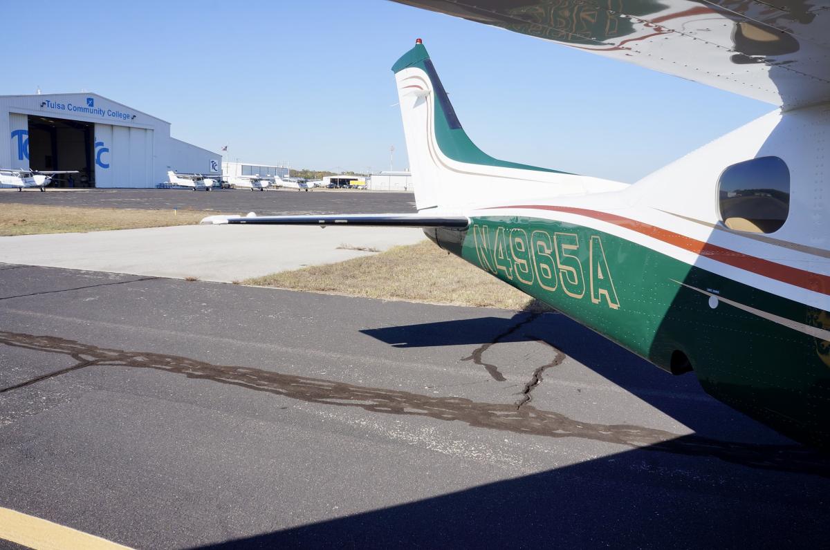 1983 Cessna P210N Photo 3