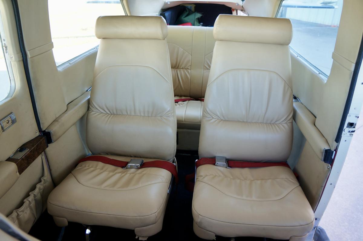 1980 Cessna T210N Photo 2