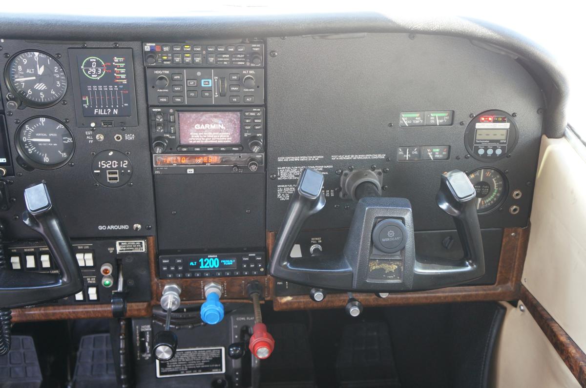 1980 Cessna T210N Photo 4