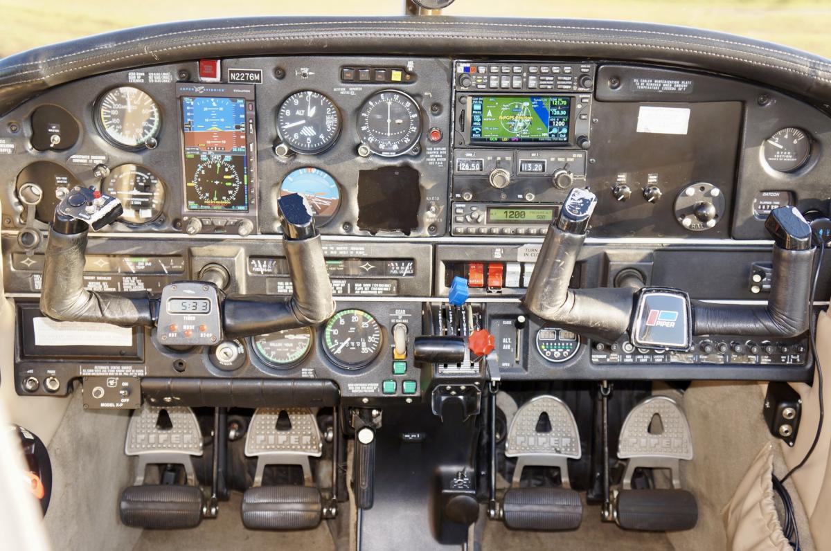 1977 Piper Turbo Arrow III Photo 3