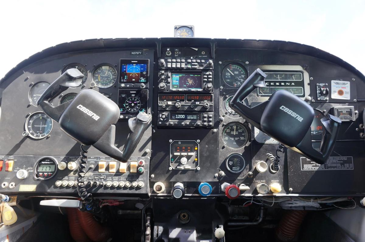 1964 Cessna 210D Photo 2