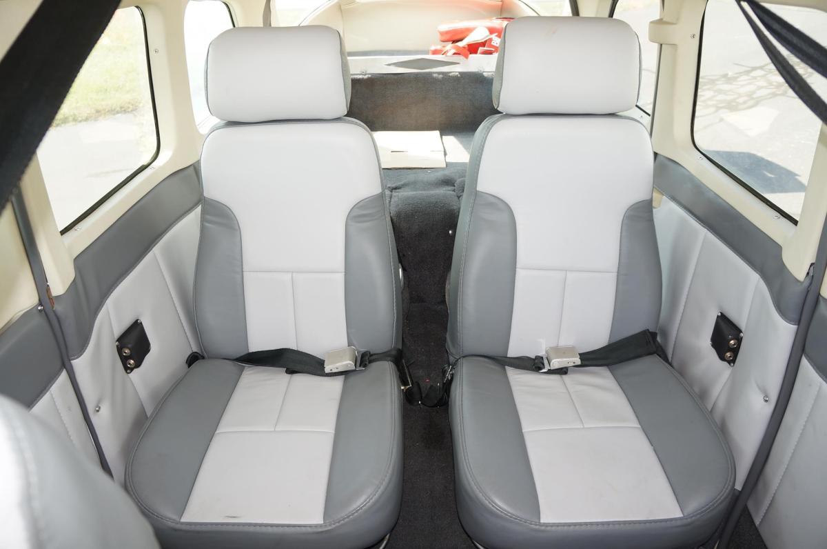 1964 Cessna 210D Photo 3