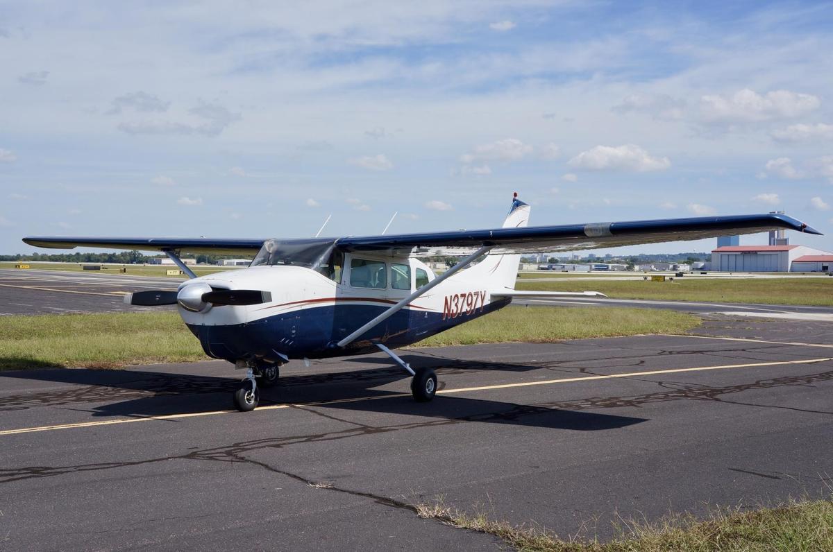 1964 Cessna 210D Photo 4