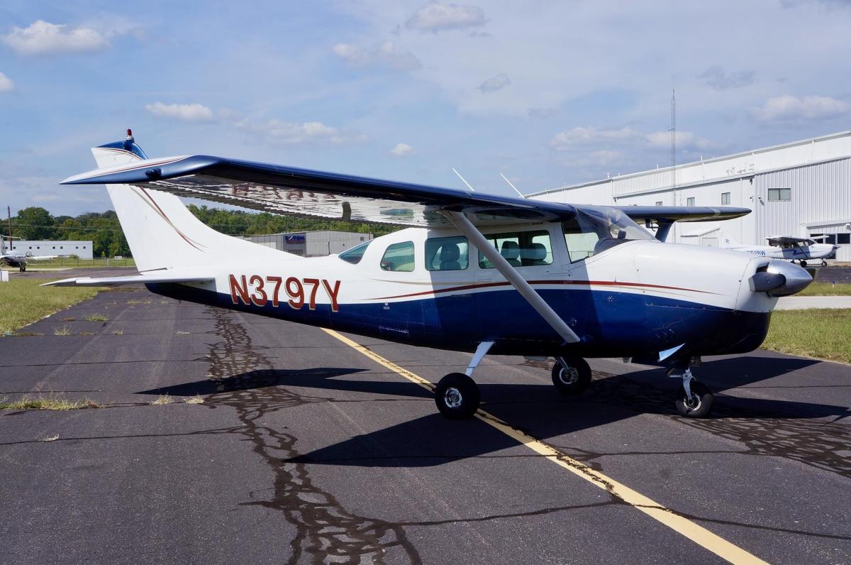 1964 Cessna 210D Photo 2