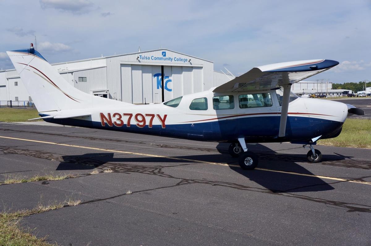 1964 Cessna 210D Photo 3
