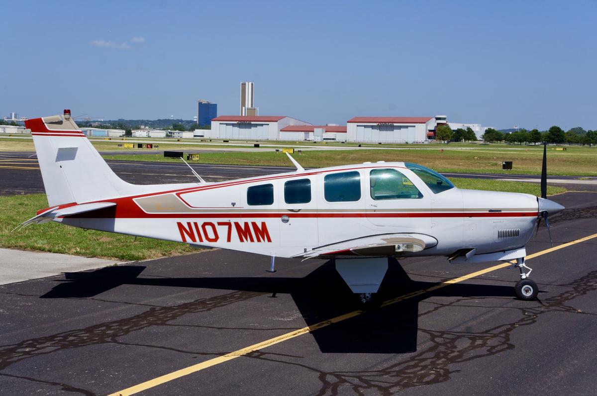 1983 Beechcraft A36 Bonanza Photo 2