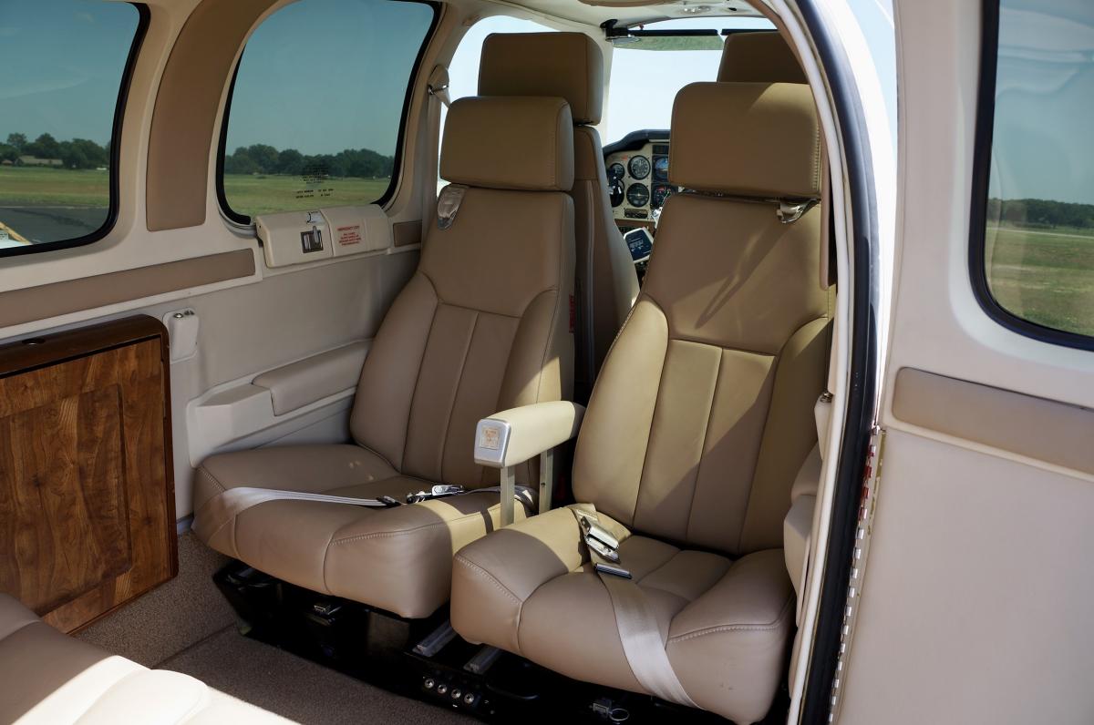 1983 Beechcraft A36 Bonanza Photo 6