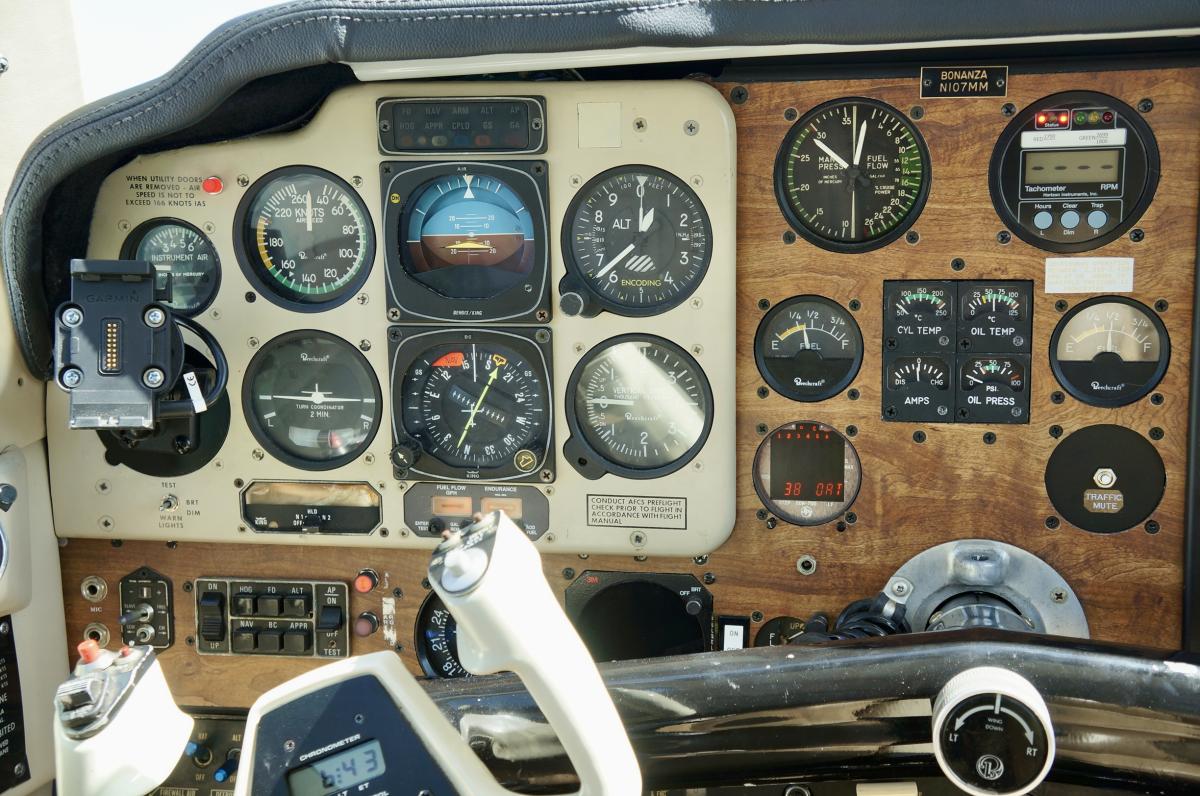 1983 Beechcraft A36 Bonanza Photo 3