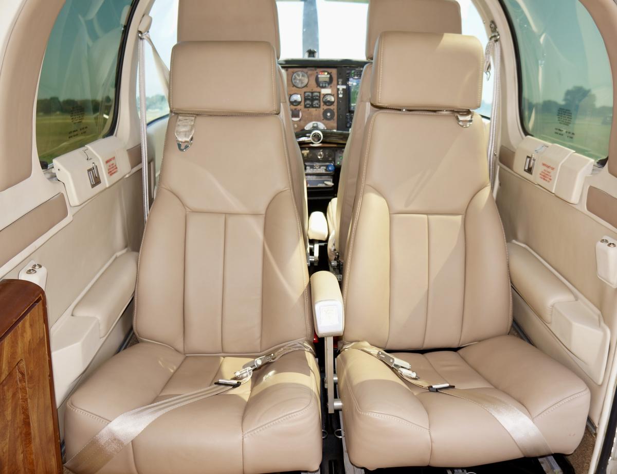 1983 Beechcraft A36 Bonanza Photo 6