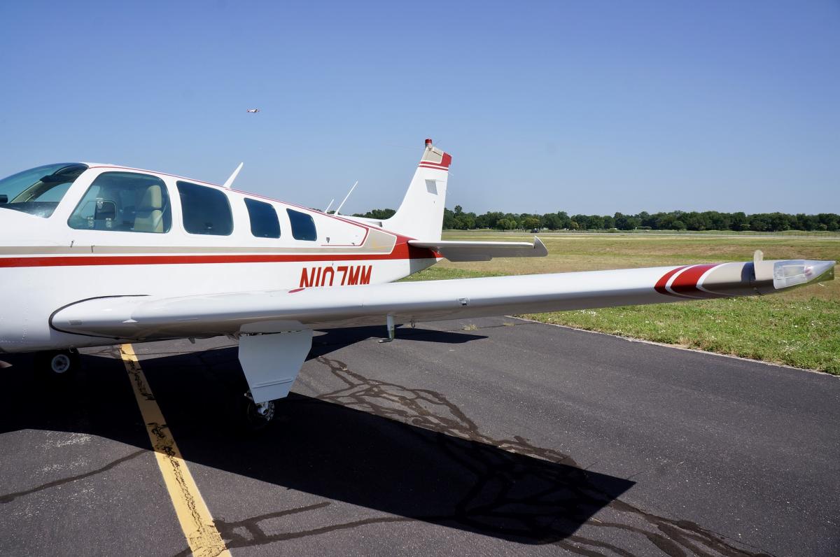 1983 Beechcraft A36 Bonanza Photo 2
