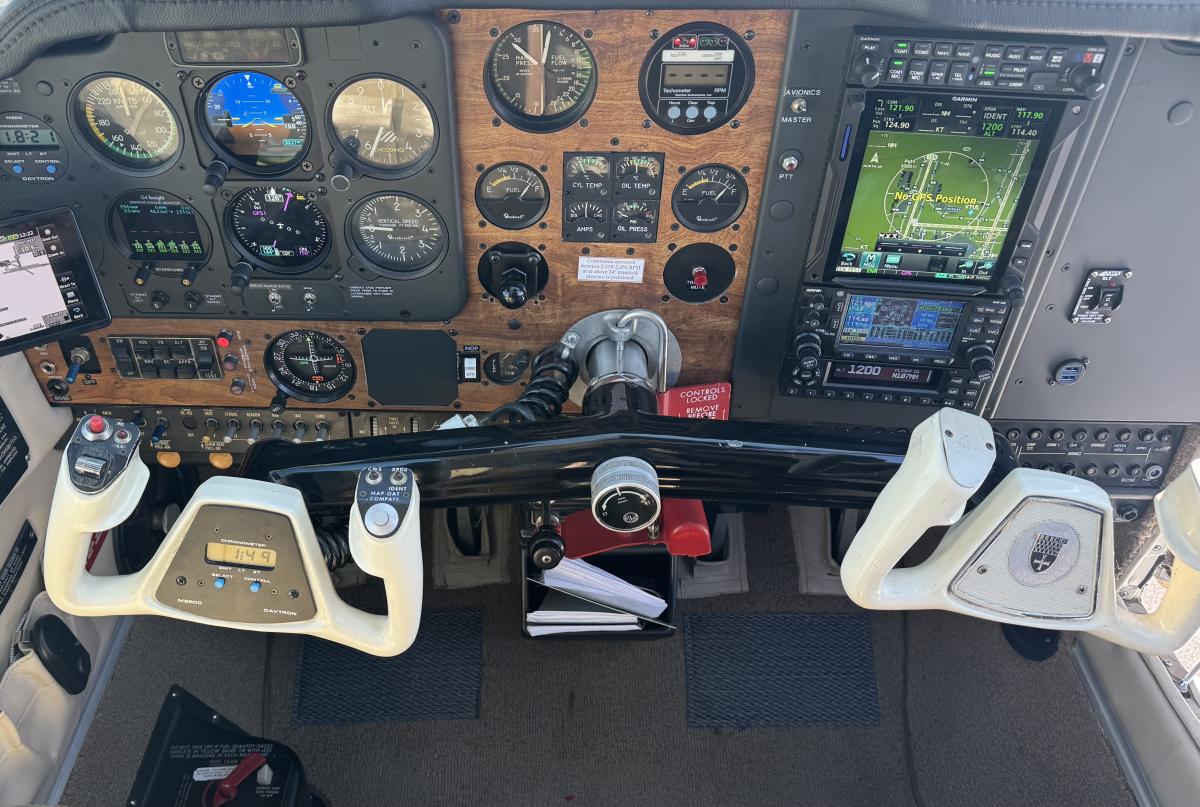 1983 Beechcraft A36 Bonanza Photo 3