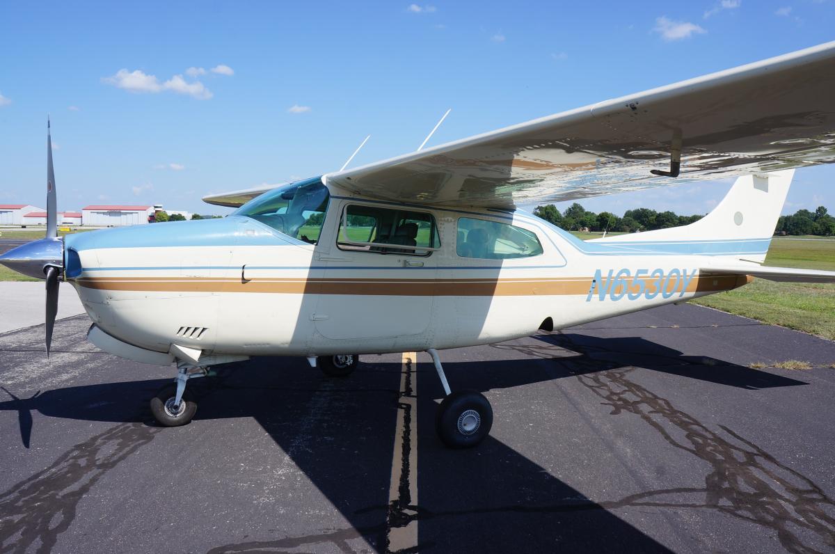 1981 Cessna T210N Photo 2