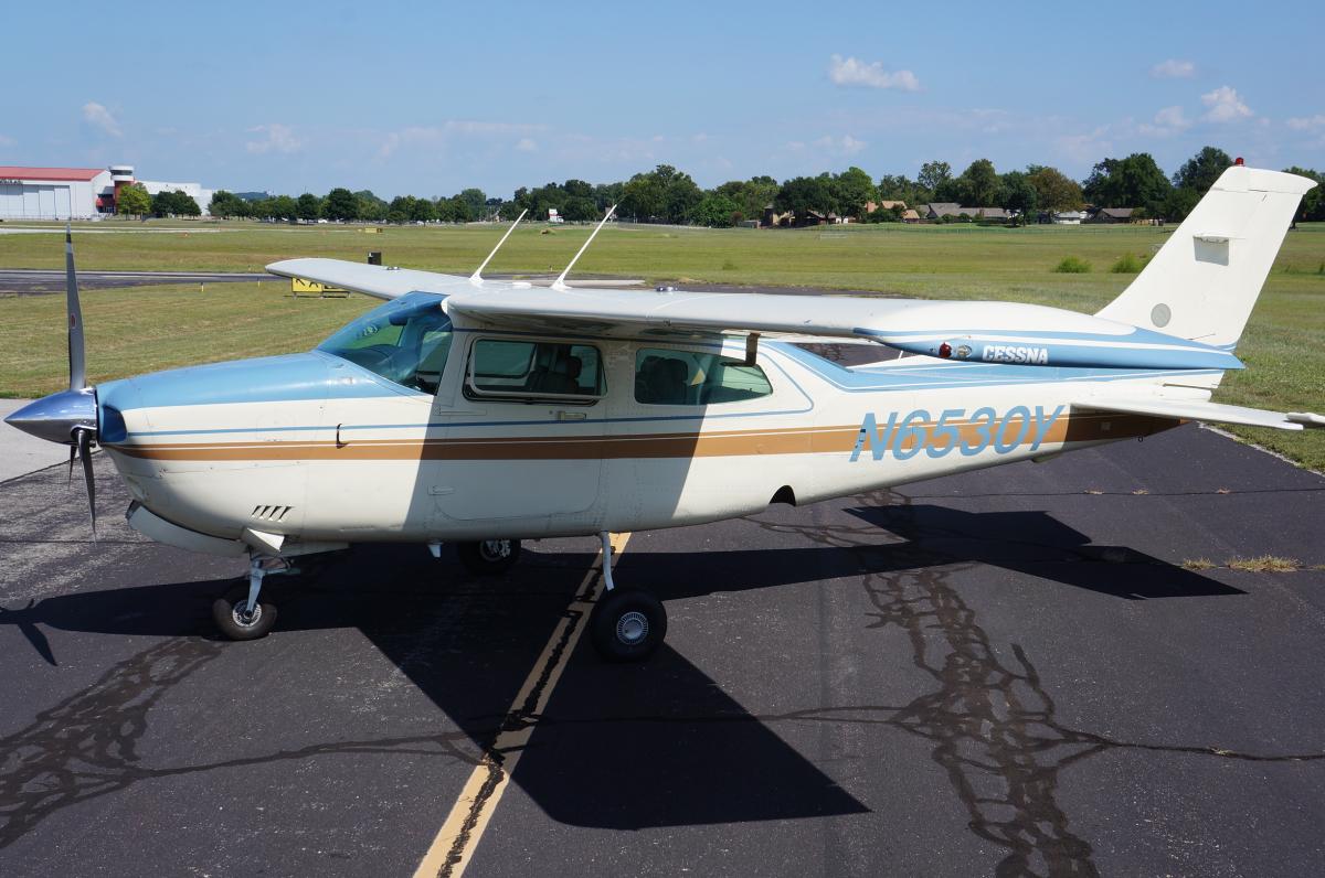 1981 Cessna T210N Photo 2