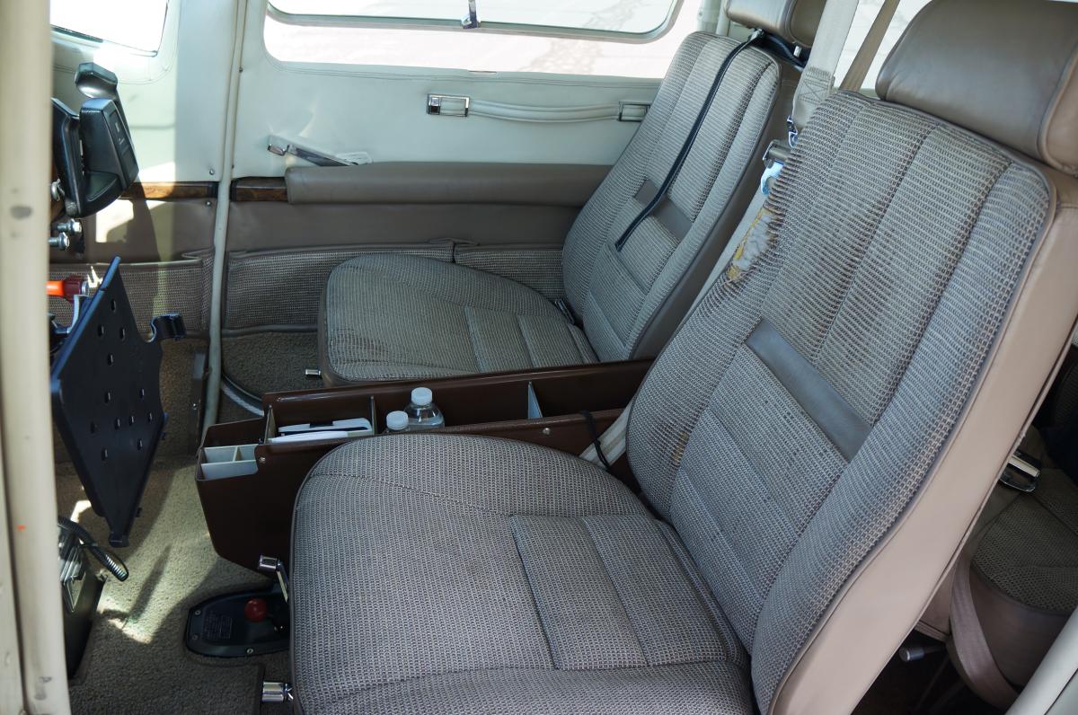 1981 Cessna T210N Photo 2