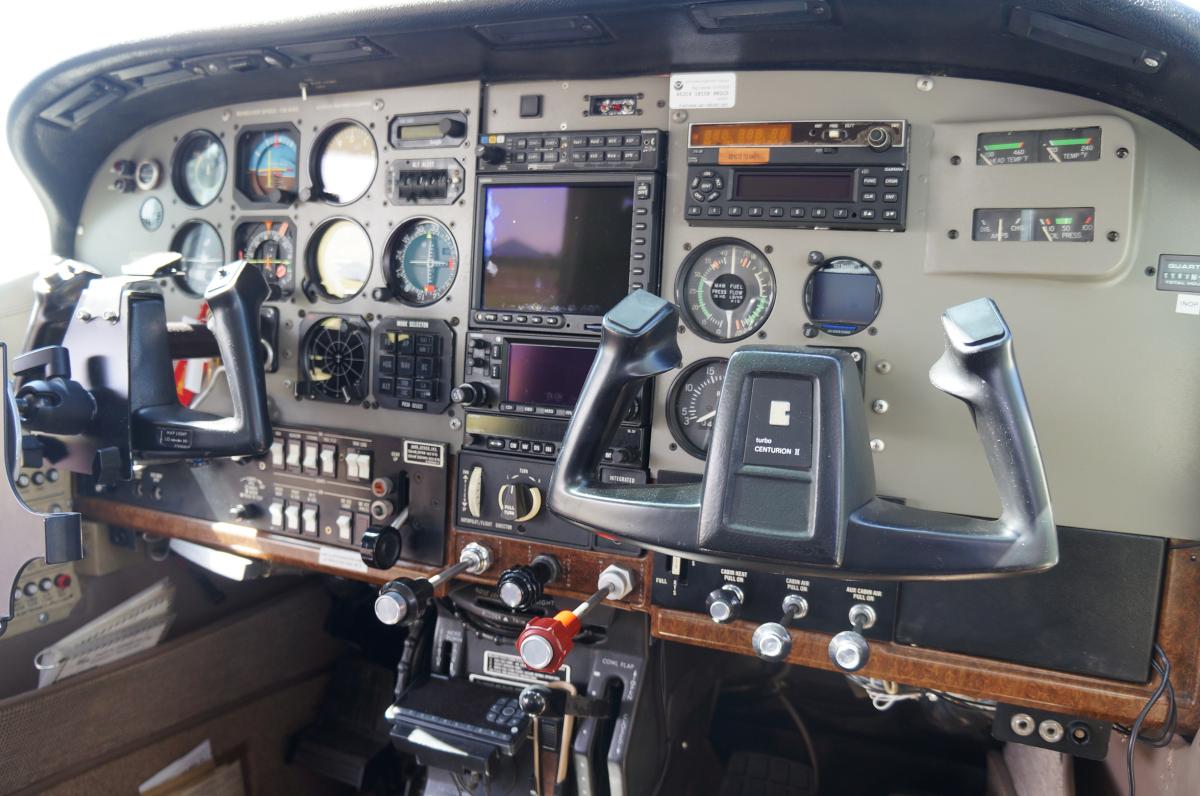 1981 Cessna T210N Photo 4