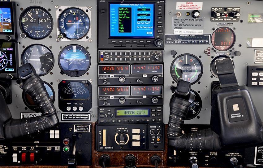 1981 Cessna P210N Photo 3