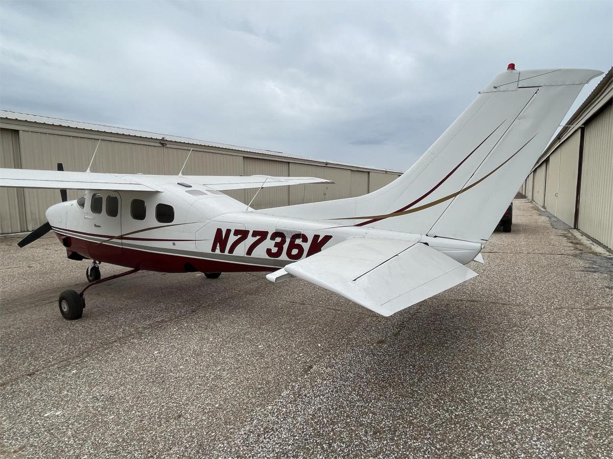 1980 Cessna P210N Photo 2