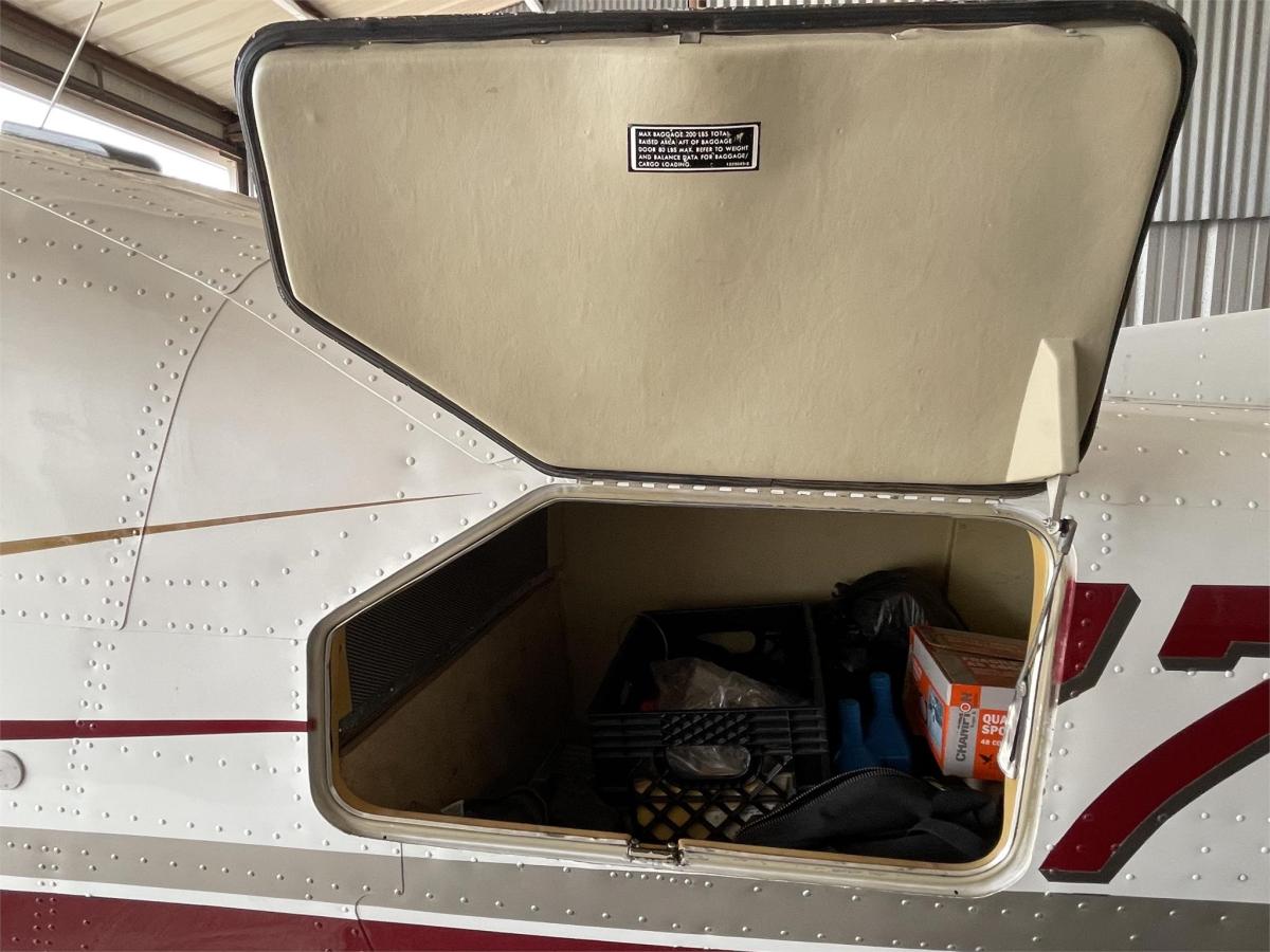 1980 Cessna P210N Photo 6
