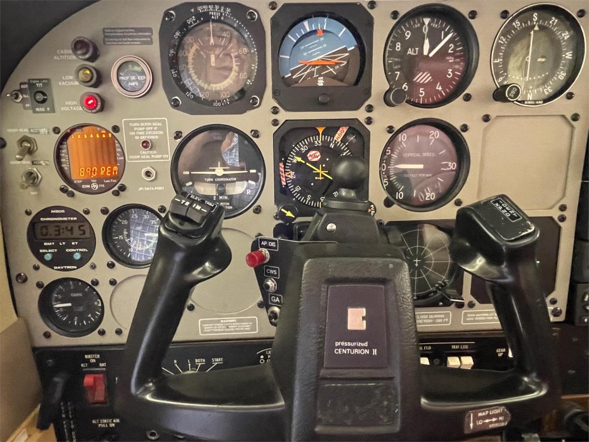 1980 Cessna P210N Photo 4