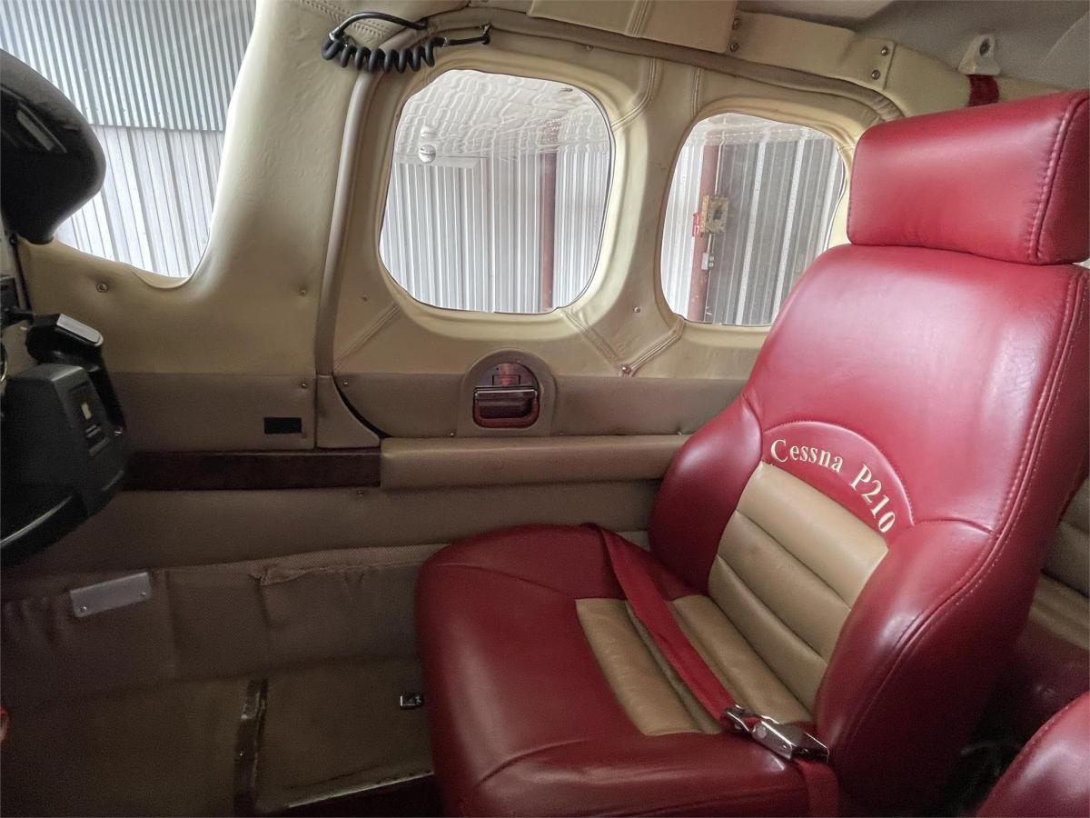 1980 Cessna P210N Photo 2