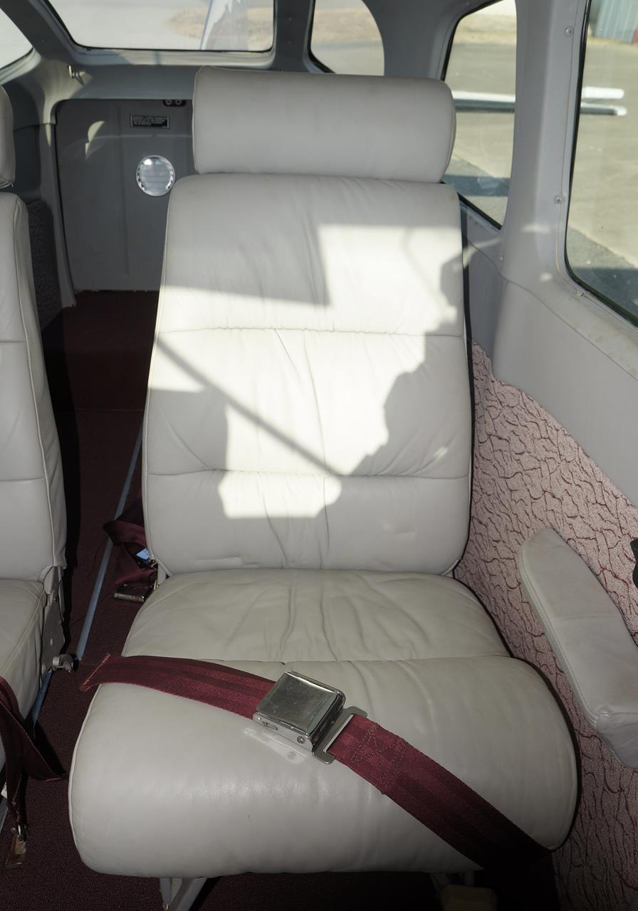 1980 Cessna U206G Photo 2