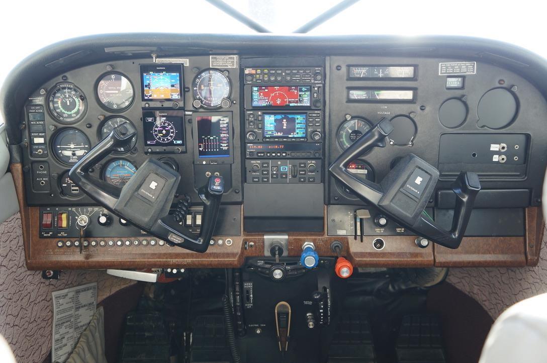 1980 Cessna U206G Photo 2