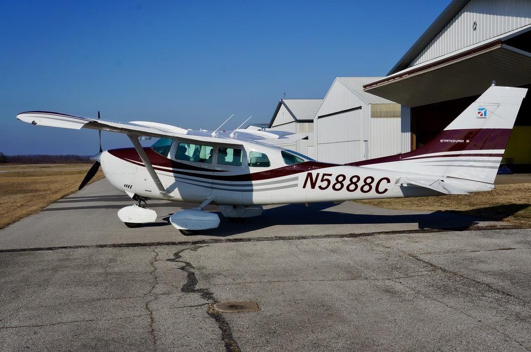 1980 Cessna U206G Photo 2