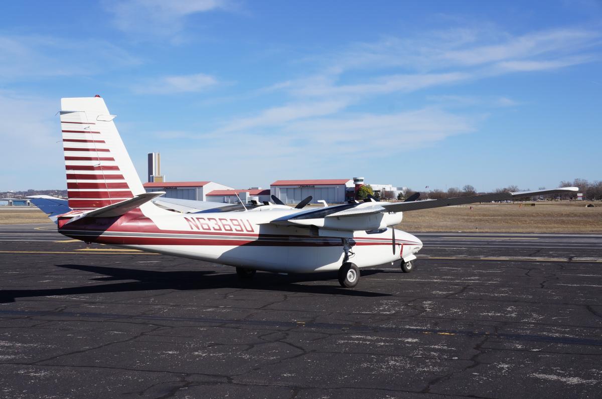 1964 Commander 500B Photo 3