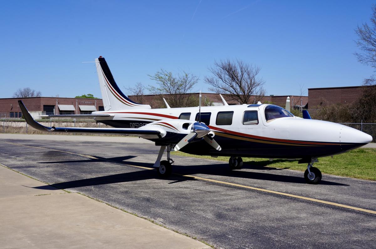 1984 Aerostar 700P Photo 2