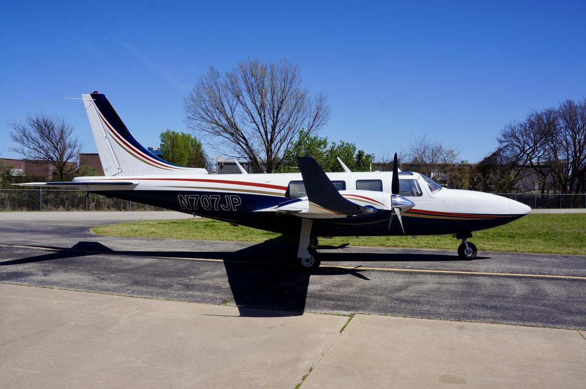 1984 Aerostar 700P Photo 7