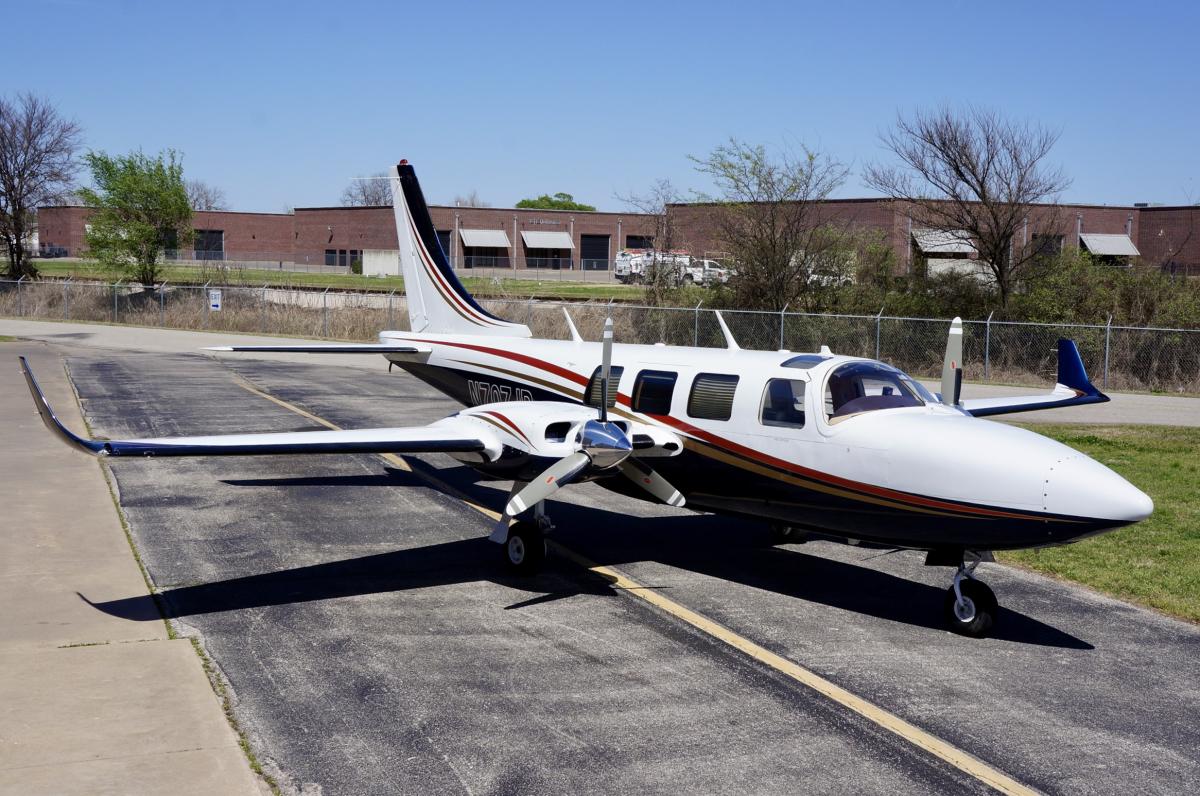 1984 Aerostar 700P Photo 4