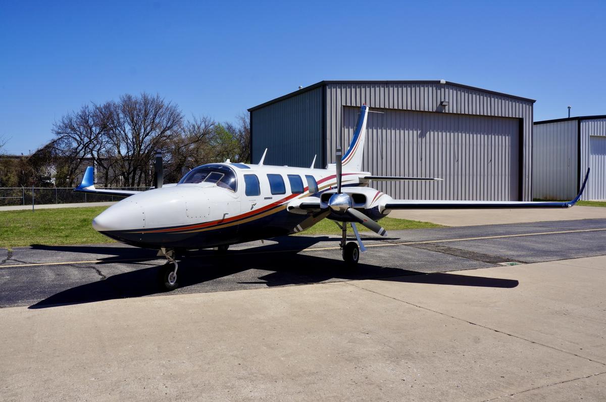 1984 Aerostar 700P Photo 3