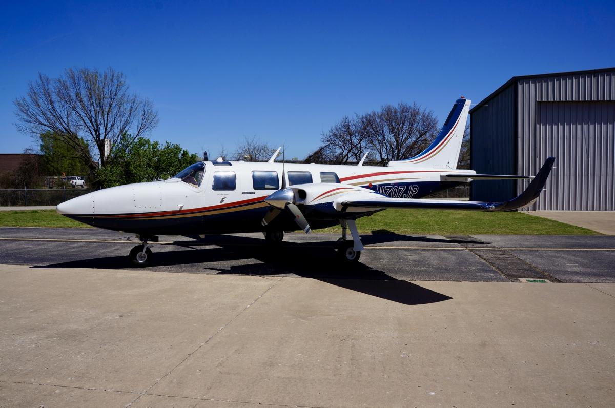 1984 Aerostar 700P Photo 6