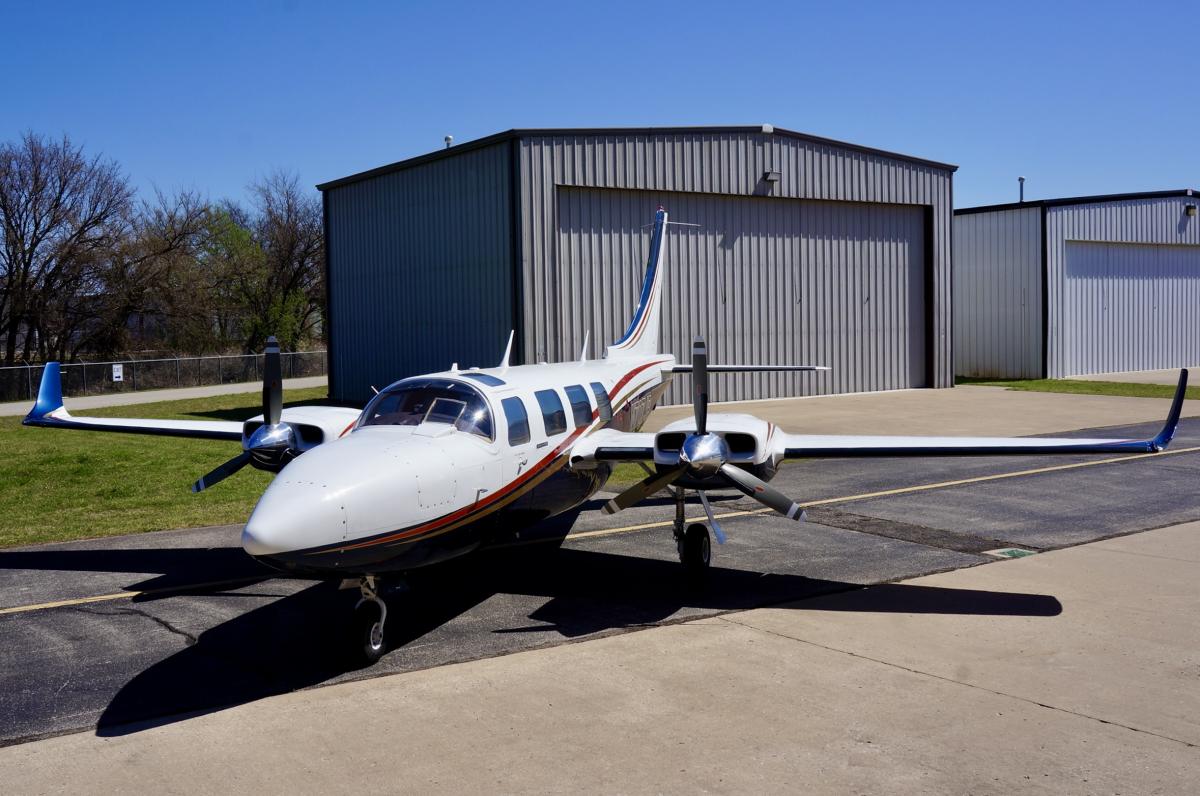 1984 Aerostar 700P Photo 2