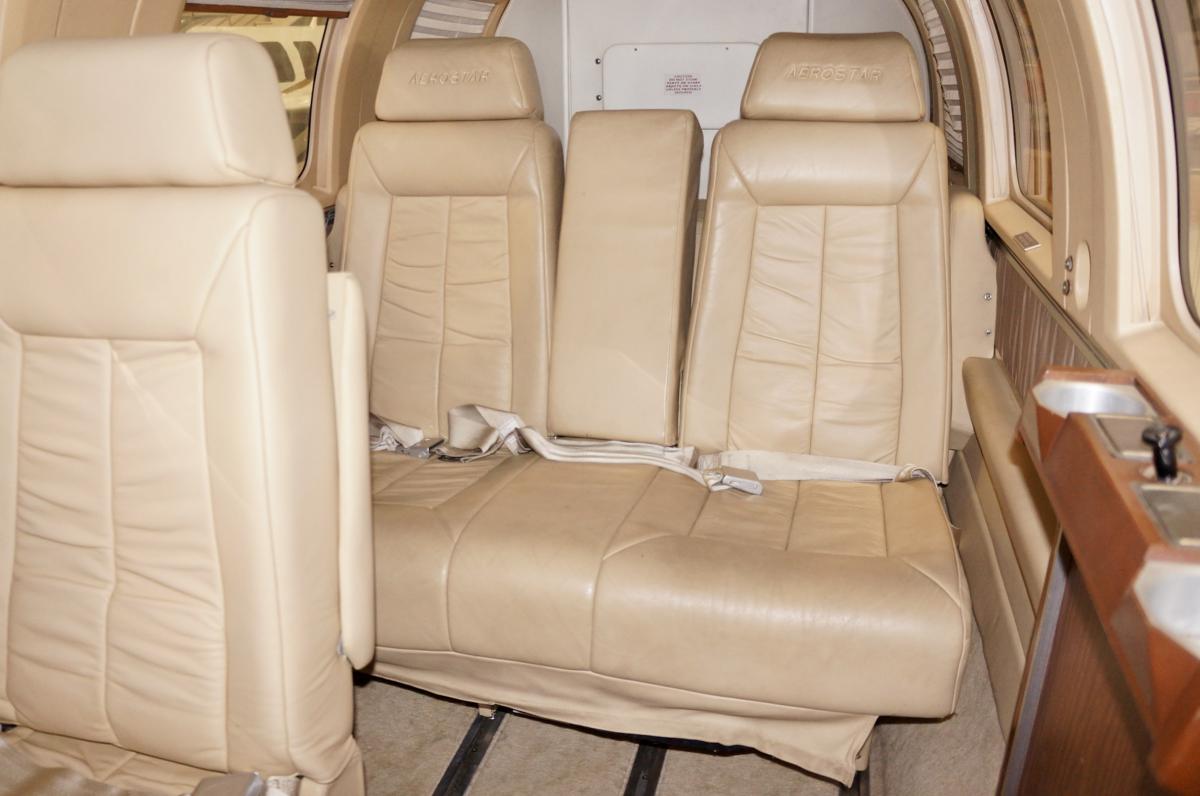 1984 Aerostar 700P Photo 7