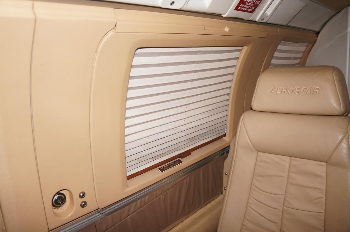 1984 Aerostar 700P Photo 3