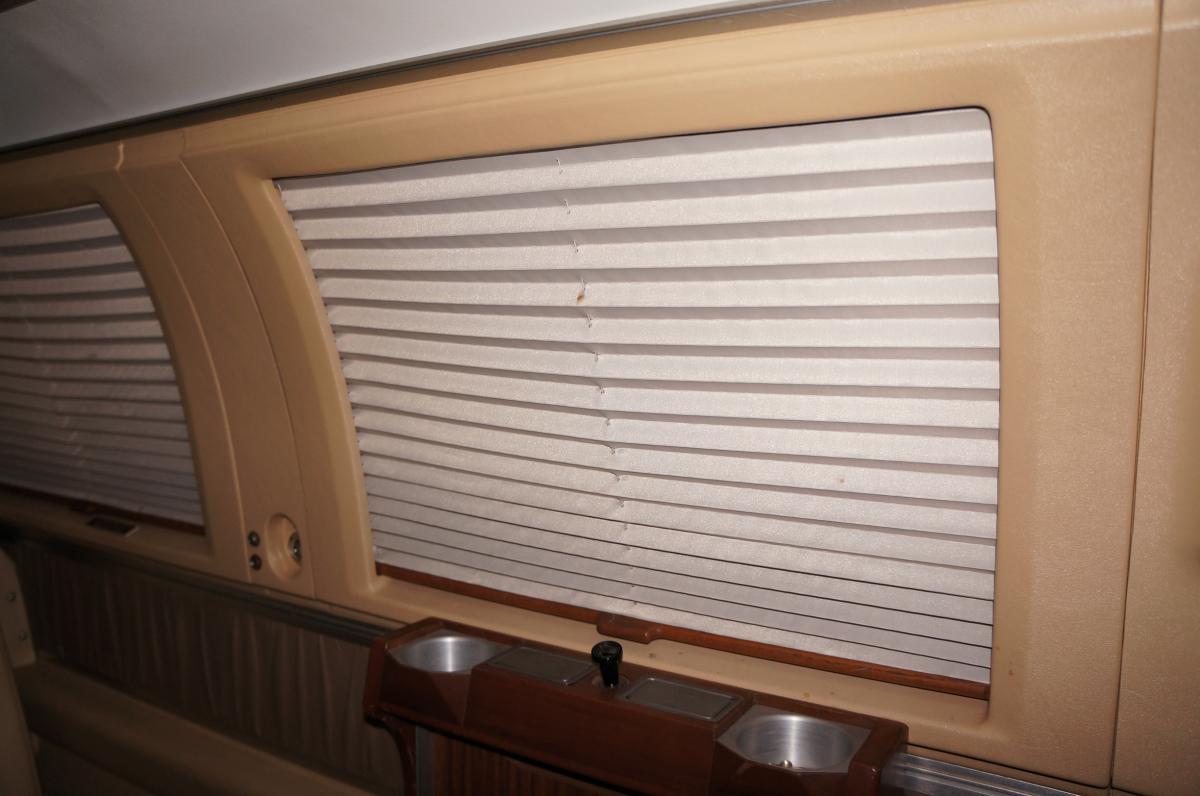 1984 Aerostar 700P Photo 5
