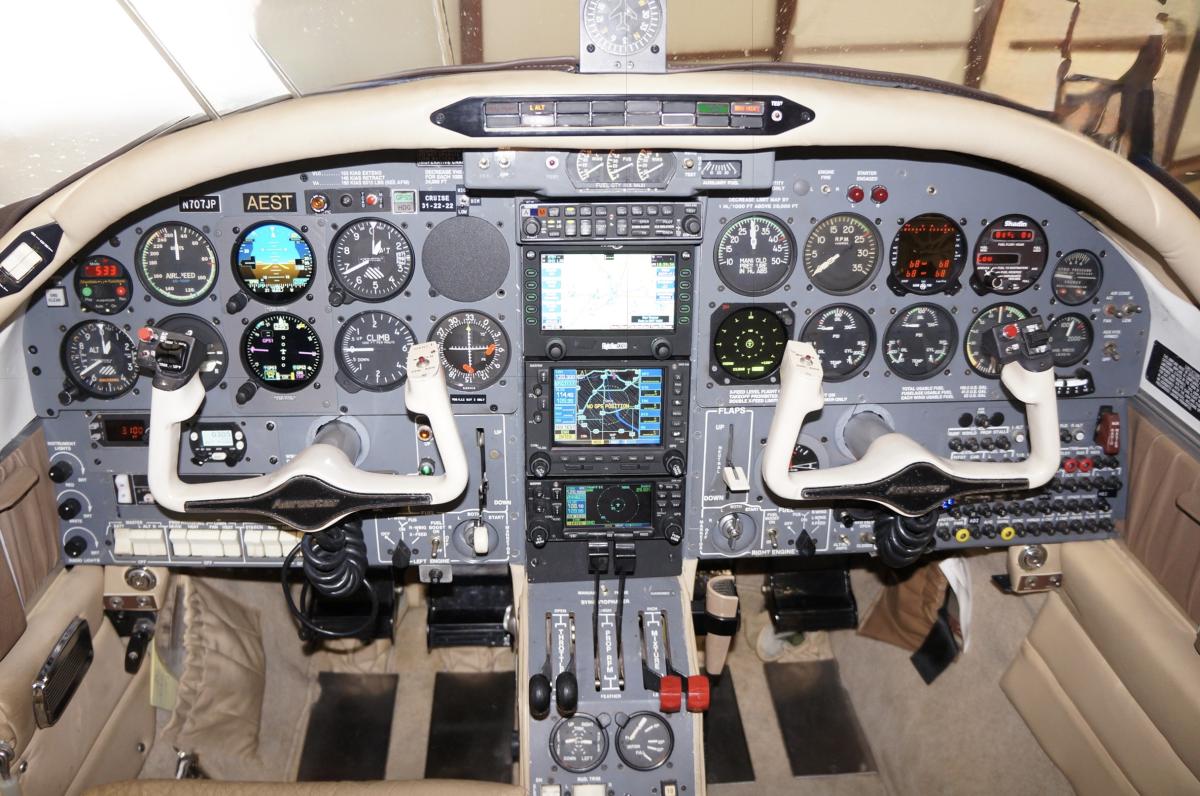 1984 Aerostar 700P Photo 7