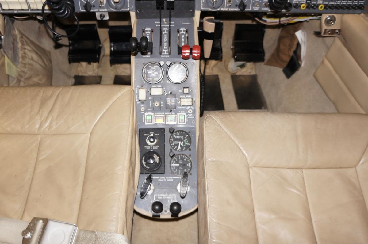 1984 Aerostar 700P Photo 6
