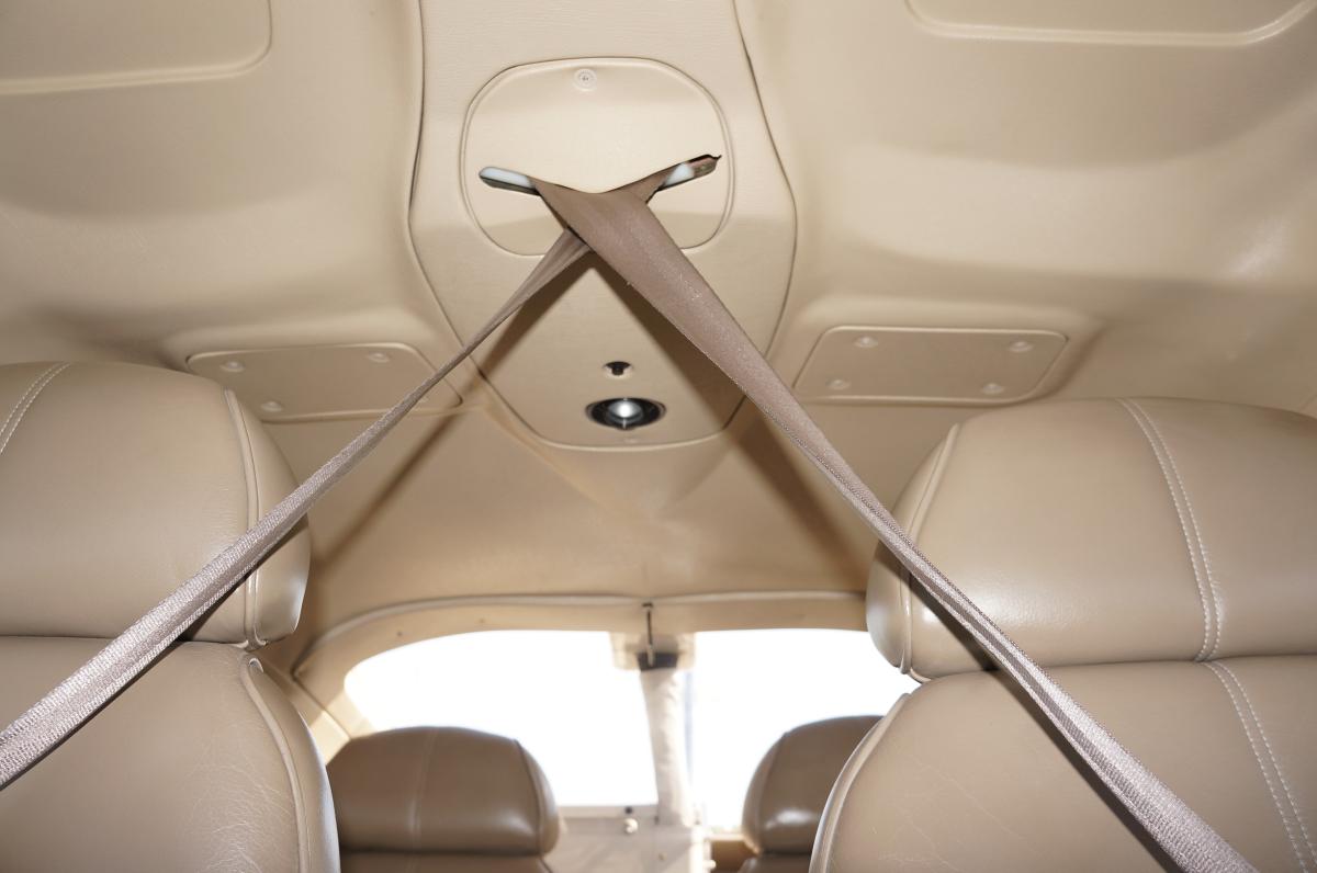 2003 Cessna Turbo 182T Skylane Photo 2