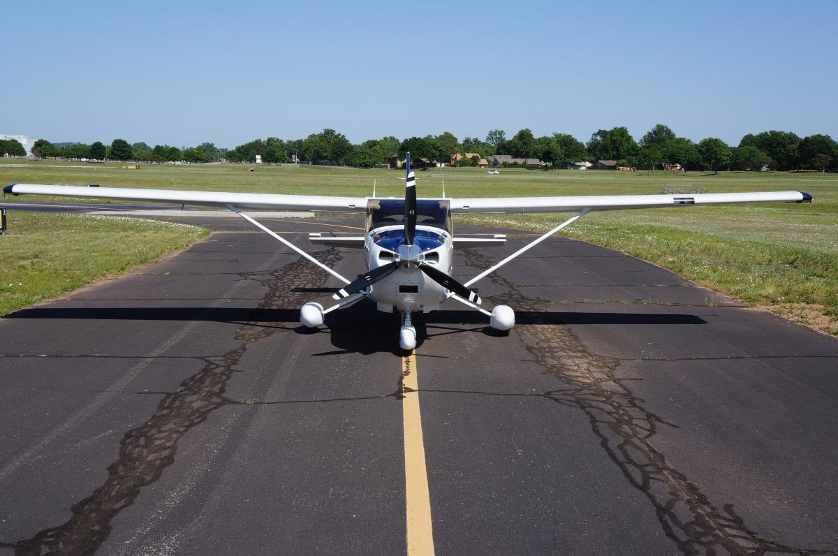 2003 Cessna Turbo 182T Skylane Photo 2
