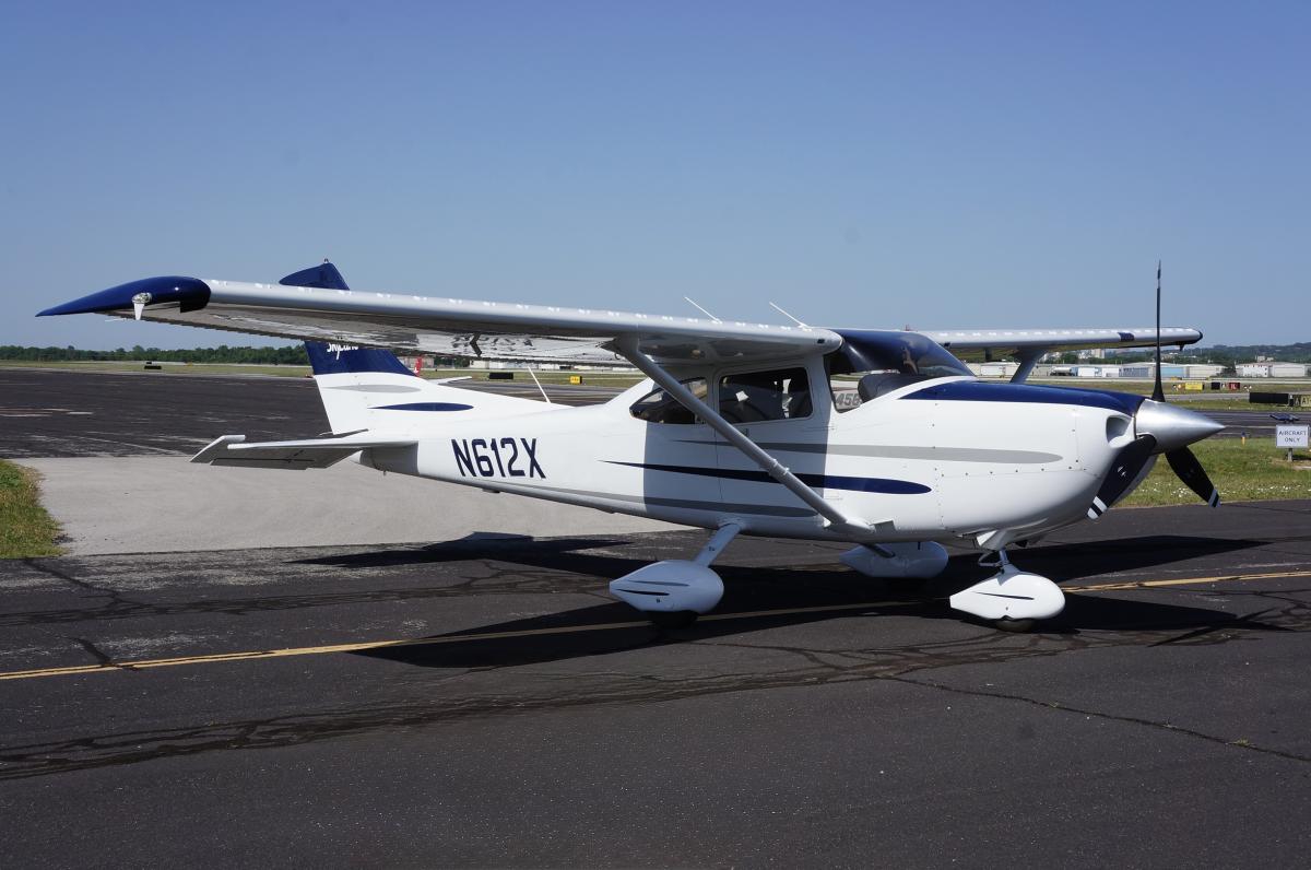 2003 Cessna Turbo 182T Skylane Photo 2
