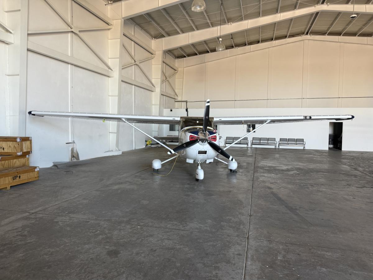 2003 Cessna Turbo 182T Skylane Photo 2