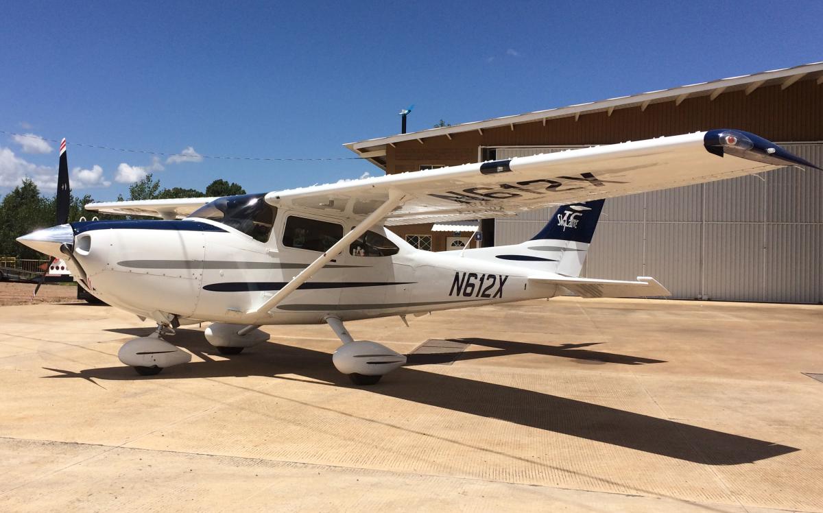 2003 Cessna Turbo 182T Skylane Photo 2