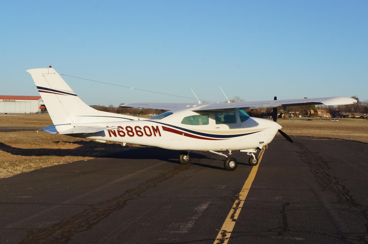1977 Cessna Turbo 210 Photo 2