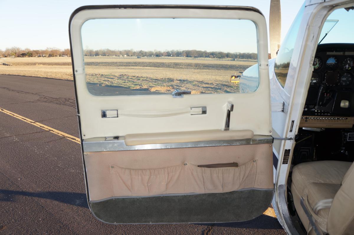 1977 Cessna Turbo 210 Photo 3